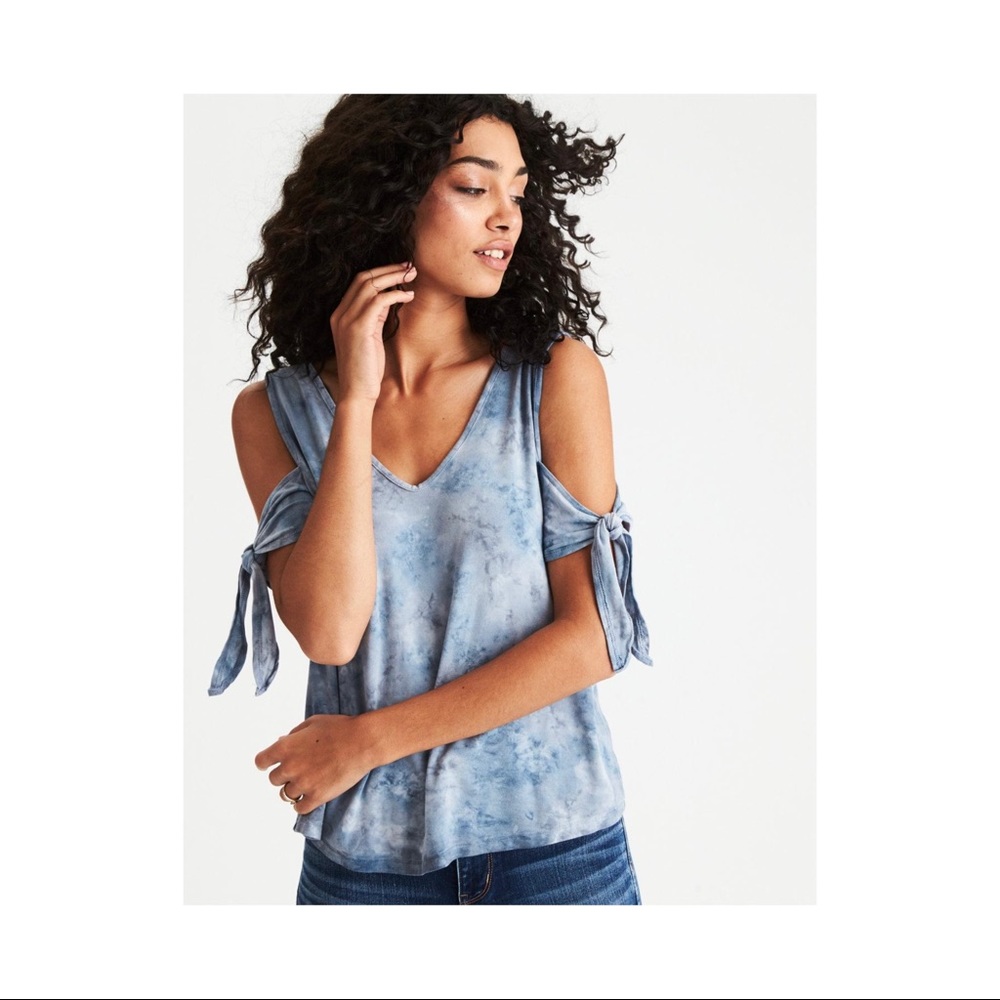 american eagle “soft & sexy” cold shoulder blouse